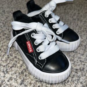 Levi’s Sneakers Toddler Size 5